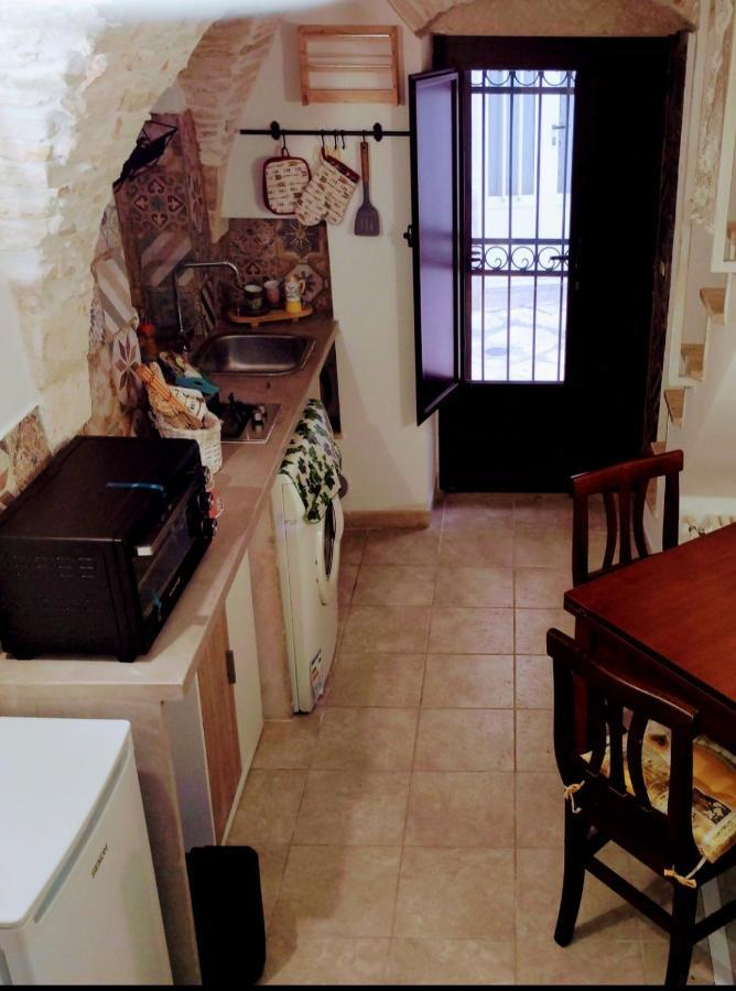 Al Bianco Nido White Stone Apt In Martina Franca Bagian luar foto