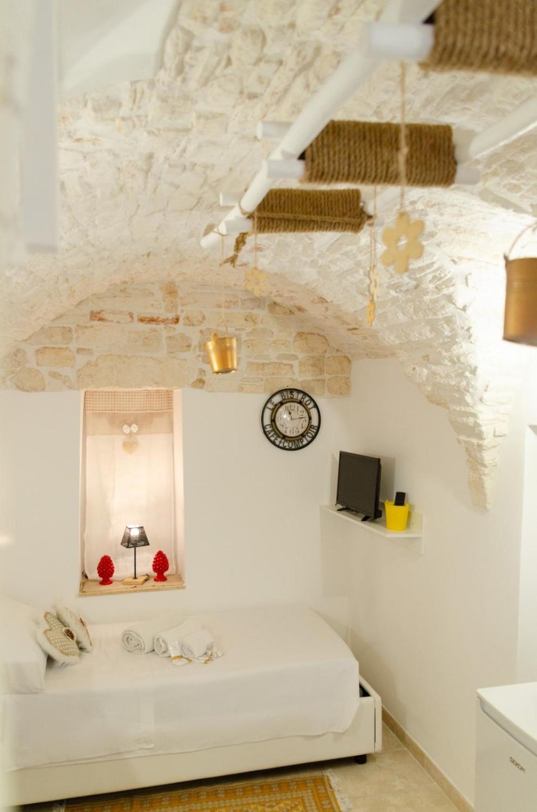 Al Bianco Nido White Stone Apt In Martina Franca Bagian luar foto